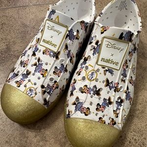 Native kids Minnie Mouse Walt Disney World shoes